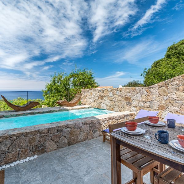 Vacances en Corse - Location avec piscine